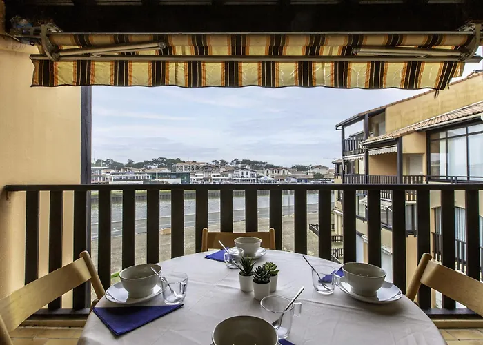 아파트 Les Terrasses Notre Dame Du Port-9 By Interhome 카브레톤